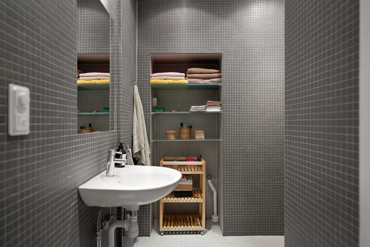 Bathroom storage ideas for small bathrooms - Cozyner